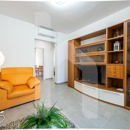 Homiday - New House - Pisa Aeroporto - Free Parking Apartman Kültér fotó